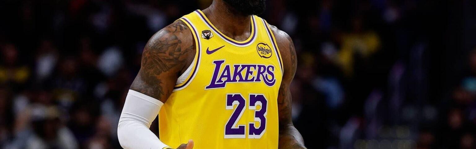 名记列12名本赛季强于詹姆斯的球员：把他排在伦纳德前已是最大信任