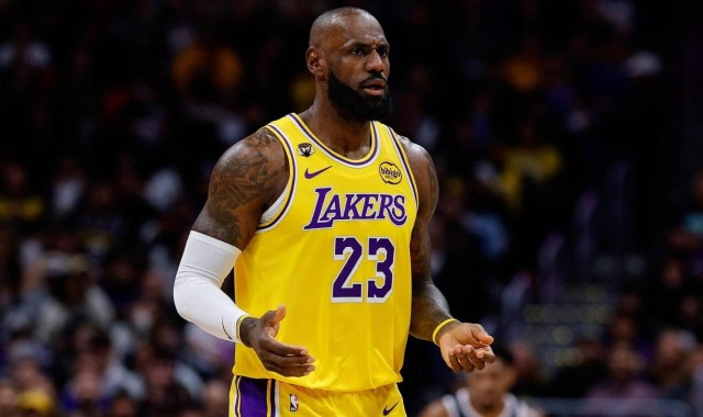 名记列12名本赛季强于詹姆斯的球员：把他排在伦纳德前已是最大信任